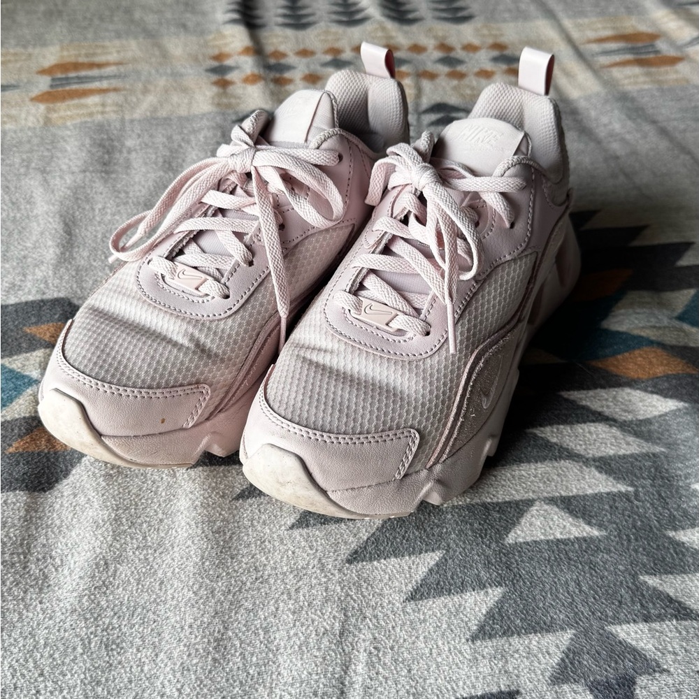 Nike RYZ 365 Barely Rose - Picture 3 of 9